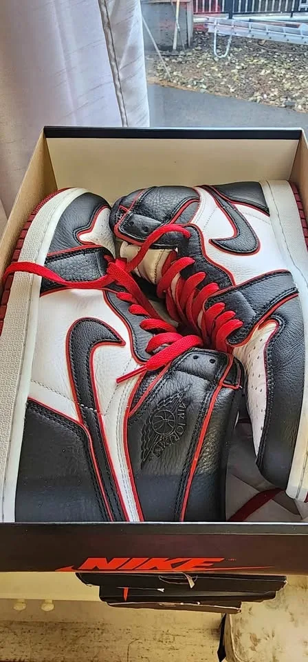Jordan 1 Retro High OG Chicago Lost Found