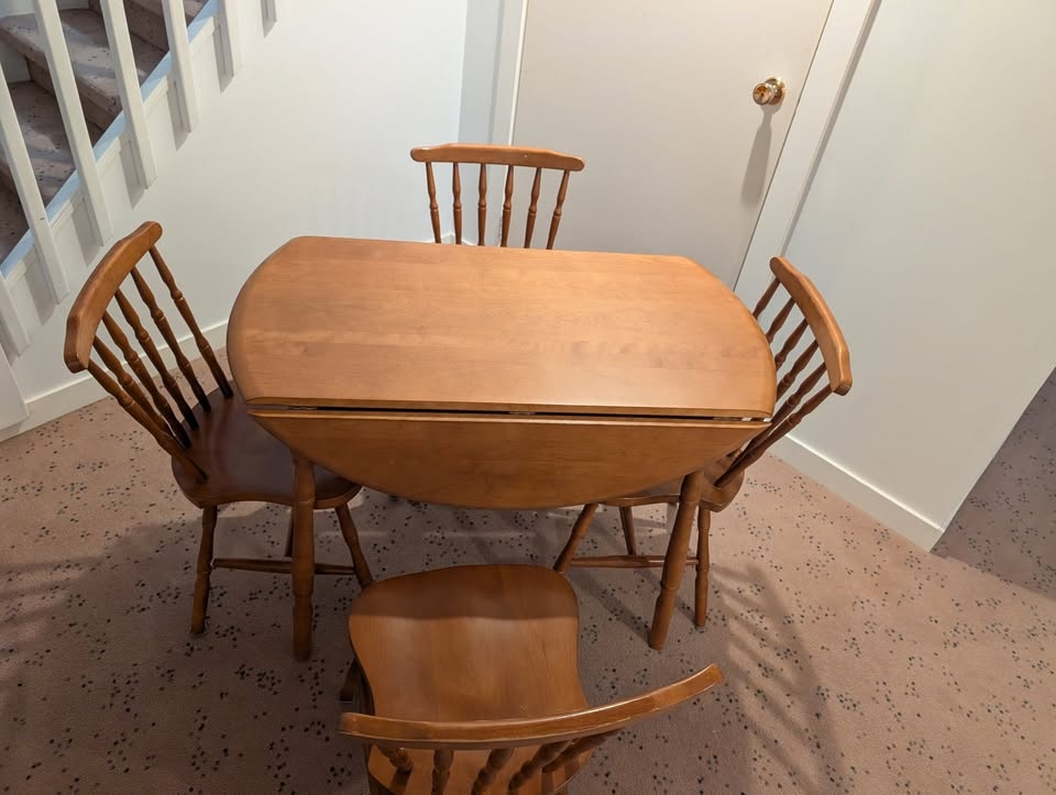 Small dinning room table - photo 2