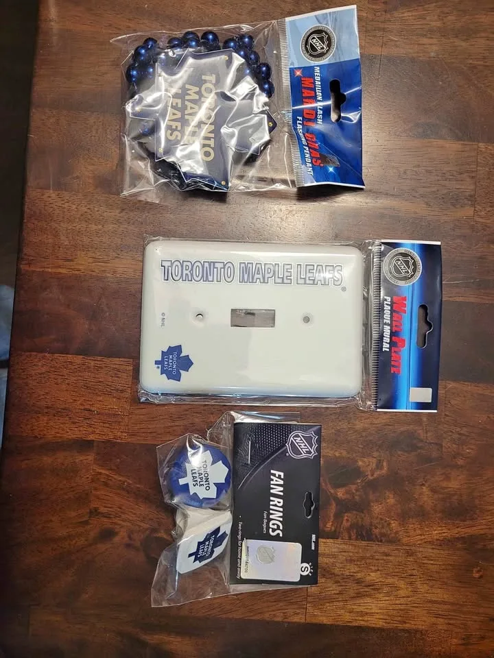 Toronto Maple Leaves Fan Package