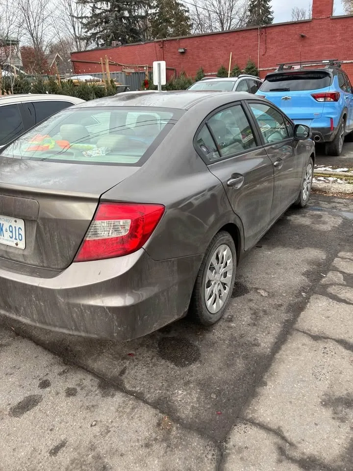 Honda Civic 2012 -EX (262000 Km’s) selling as-is (firm) image indicator(2)