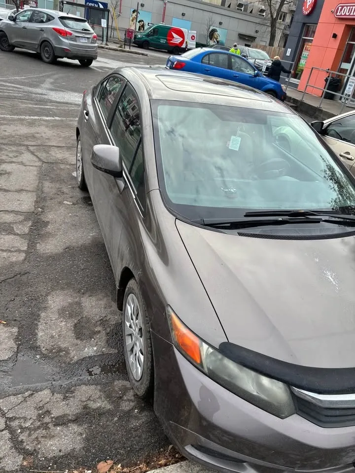 Honda Civic 2012 -EX (262000 Km’s) selling as-is (firm) image indicator(4)