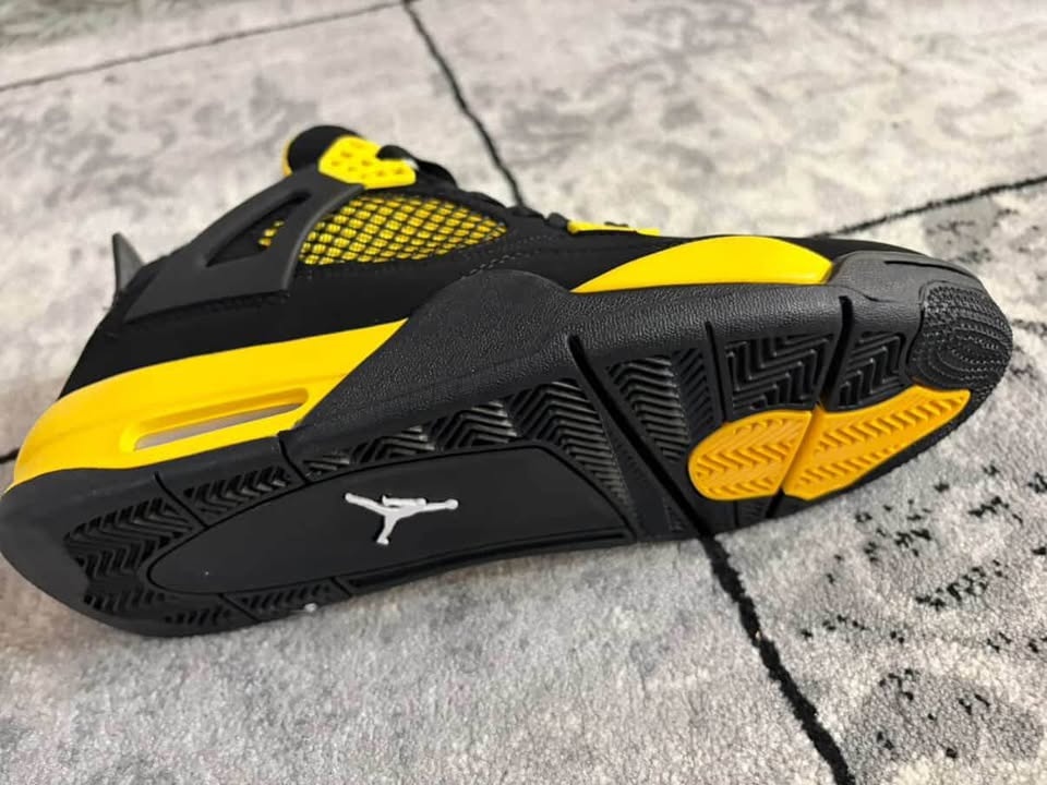 Jordan 4 Yellow Thunder - photo 2