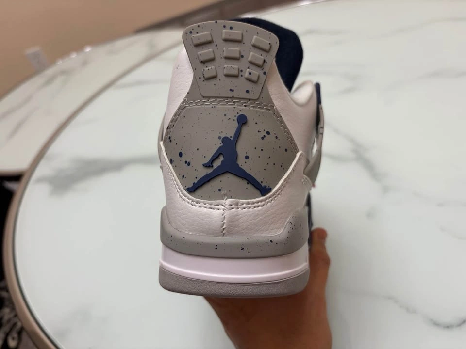 Jordan 4s Midnight Navy - photo 2