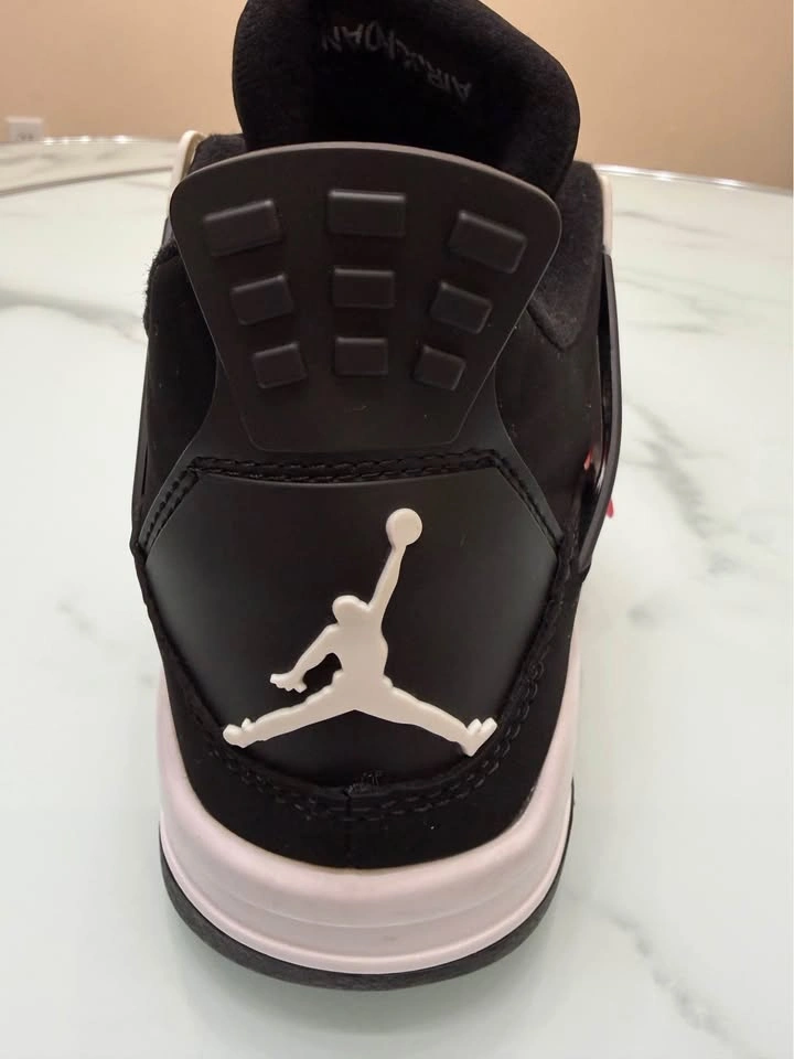 Jordan 4s White Thunders - photo 2