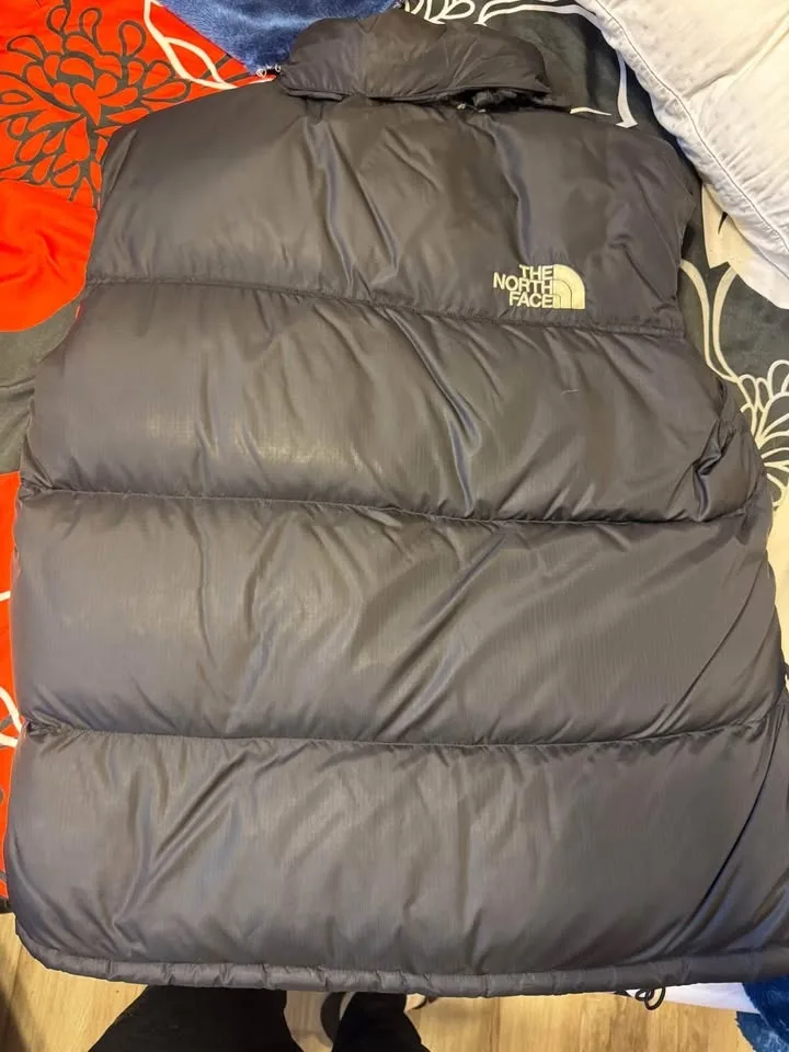 North face Vest image indicator(2)