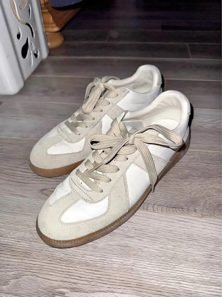 STEVE MADDEN SNEAKERS