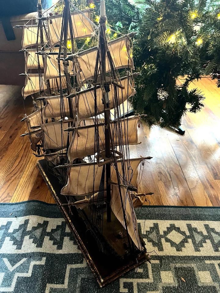 Handcrafted 31” Spanish Frigate Model Ship - photo 2