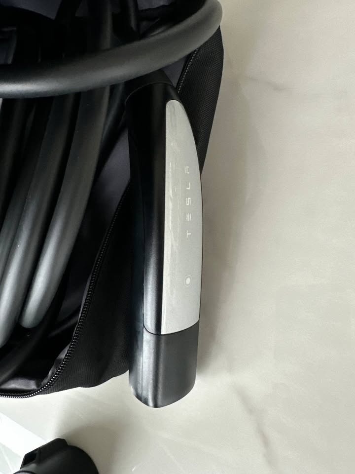 Tesla Mobile Connector EV Charger with Adapter - photo 2