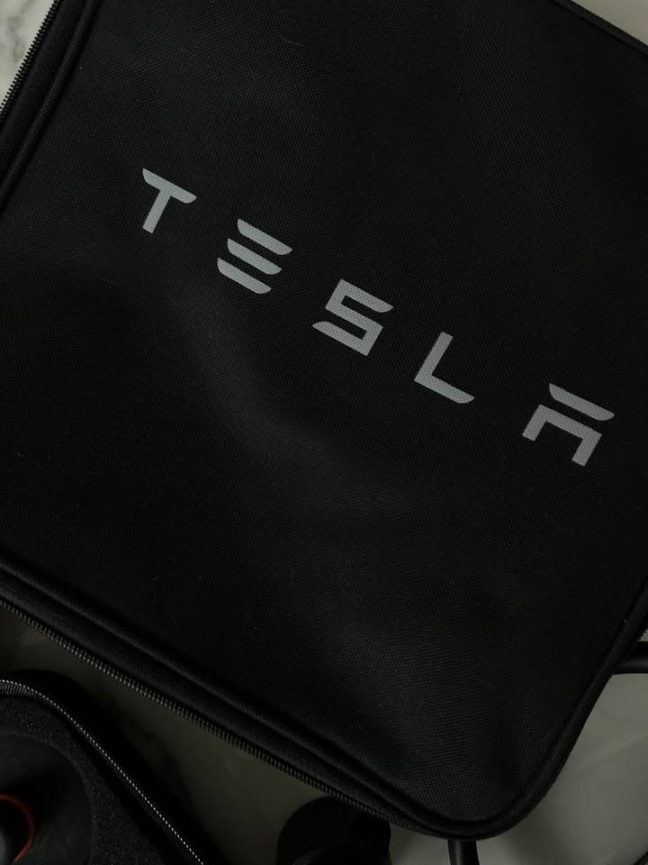 Tesla Mobile Connector EV Charger with Adapter - photo 4