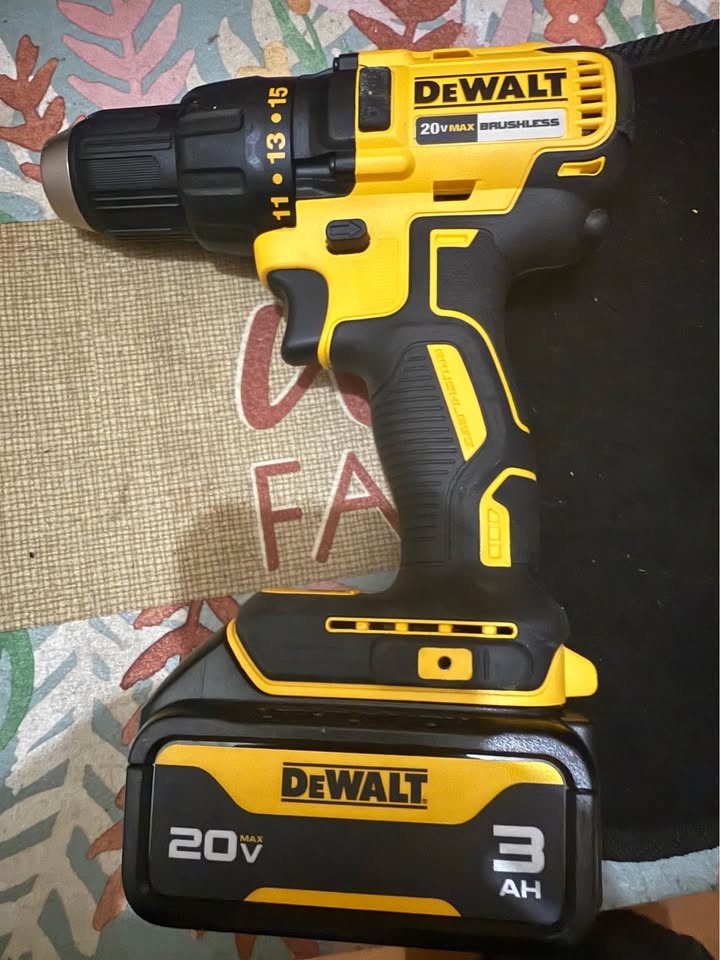 Dewalt hammer drill   2 drills $120 each - photo 2