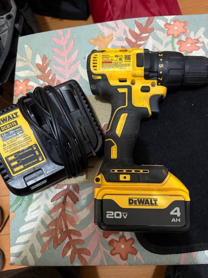 Dewalt hammer drill   2 drills $120 each - photo 3