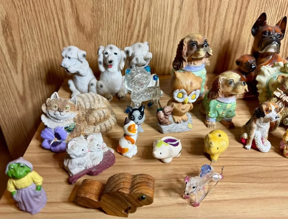 Miniature porcelain figurines- cats, dogs, bears, elephants - -a image indicator(2)