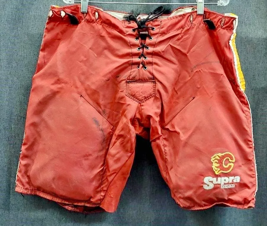 Vintage Calgary Flames NHL Hockey pants appears- 1990’s