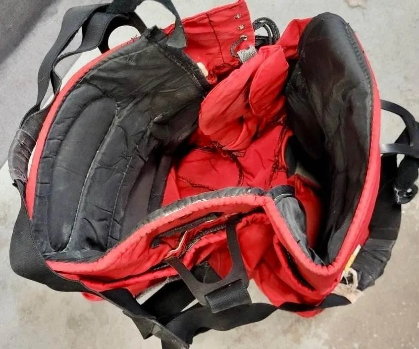 Vintage Calgary Flames CCM Supra hockey pants #40 image indicator(7)