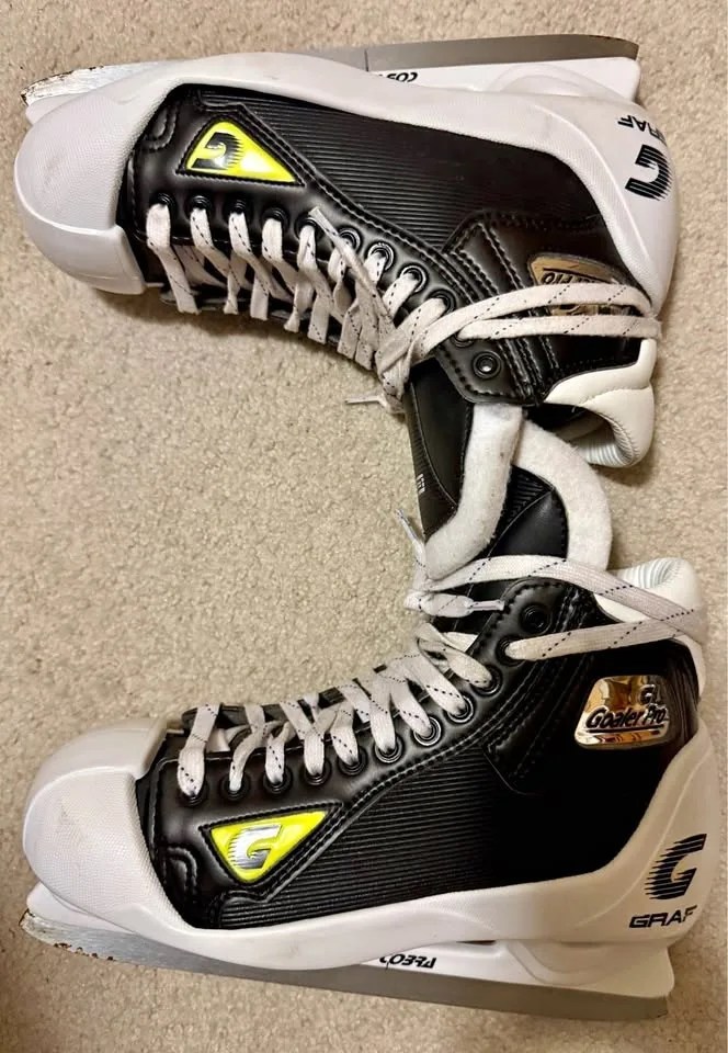 Used pair of Graf Supra G5500 hockey goalie skates -size 9
