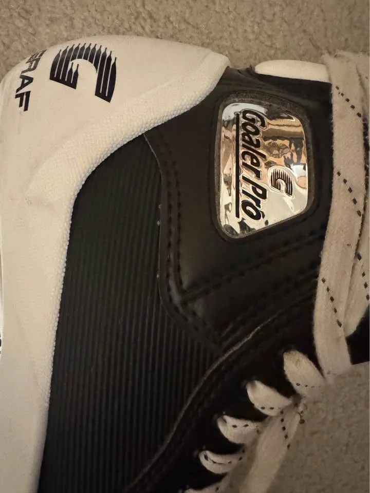 Used pair of Graf Supra G5500 hockey goalie skates -size 9 image indicator(4)
