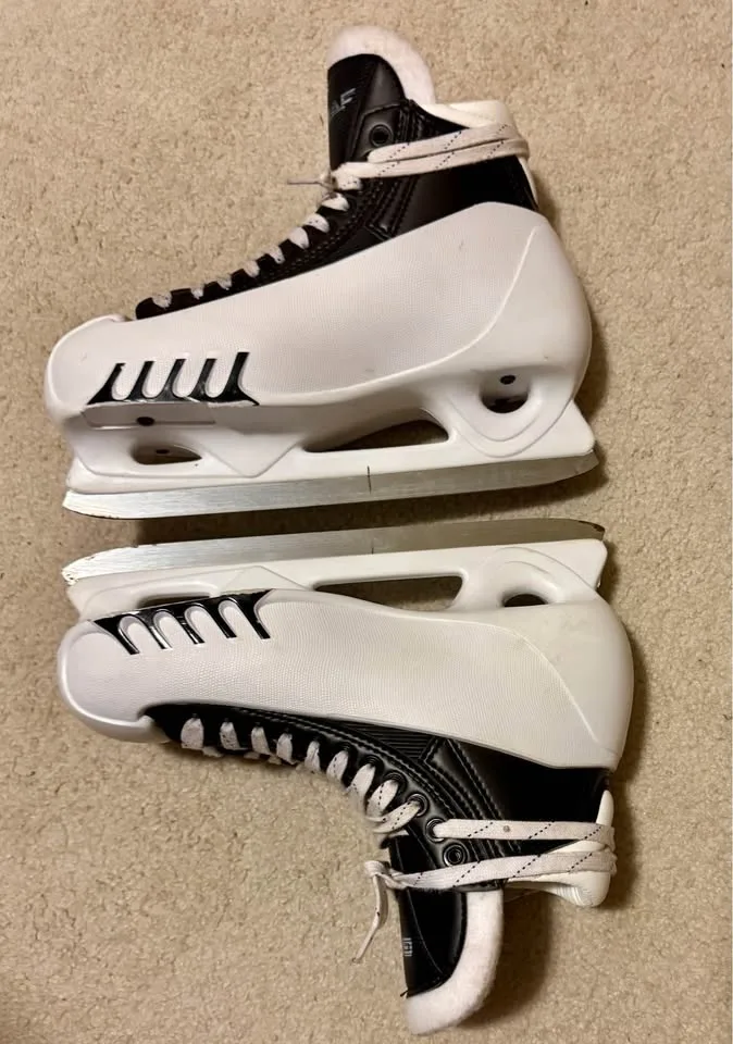 Used pair of Graf Supra G5500 hockey goalie skates -size 9 image indicator(5)