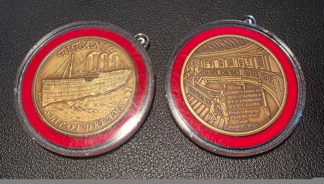 Two Titanic Ship of Dreams Bronza Medal coins - photo 2