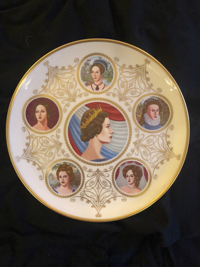 The Six Queens Of England Collectors Plate 10.25"