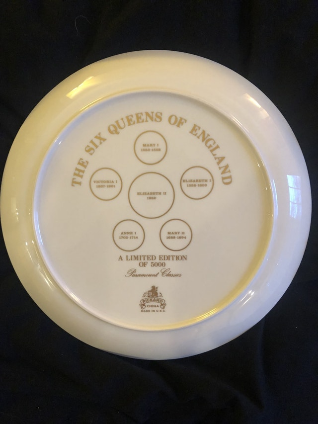 The Six Queens Of England Collectors Plate 10.25" - photo 3
