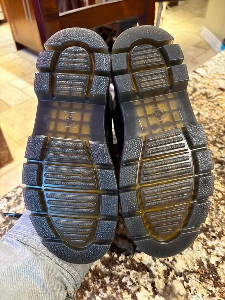 Doc Martens comb leather boots brand new image indicator(5)