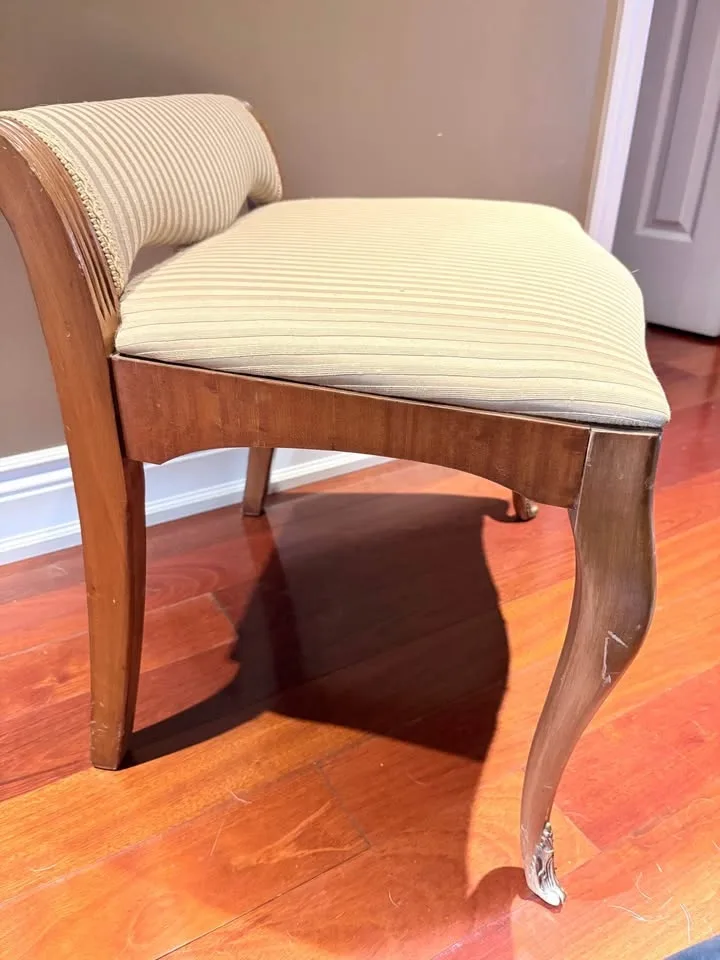 Antique French vanity Bench image indicator(4)