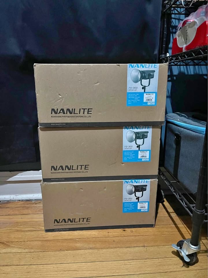 Nanlite FS-300 Daylight LED Monolight