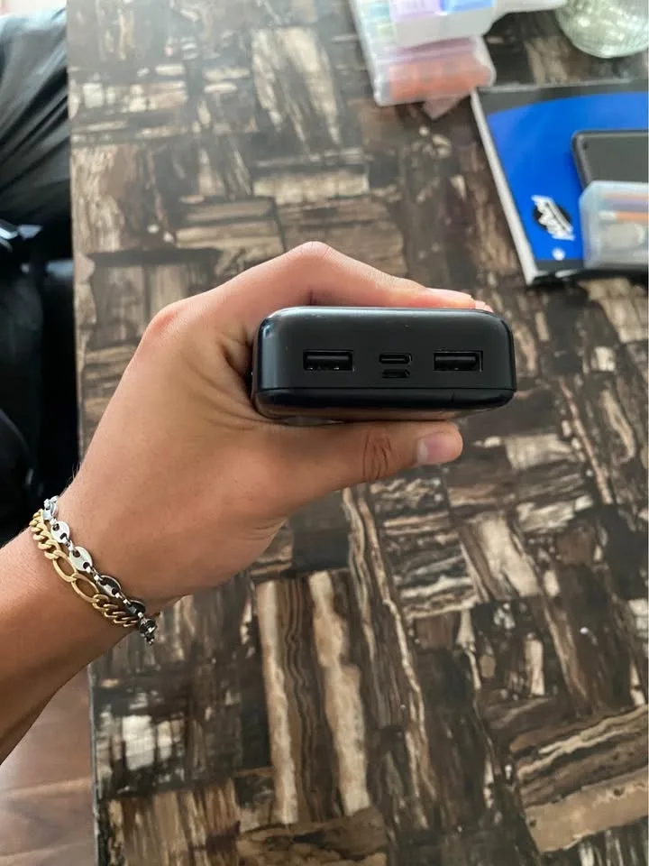 NEED GONE POWER BANK FOR BACK TO SCHOOL image indicator(3)