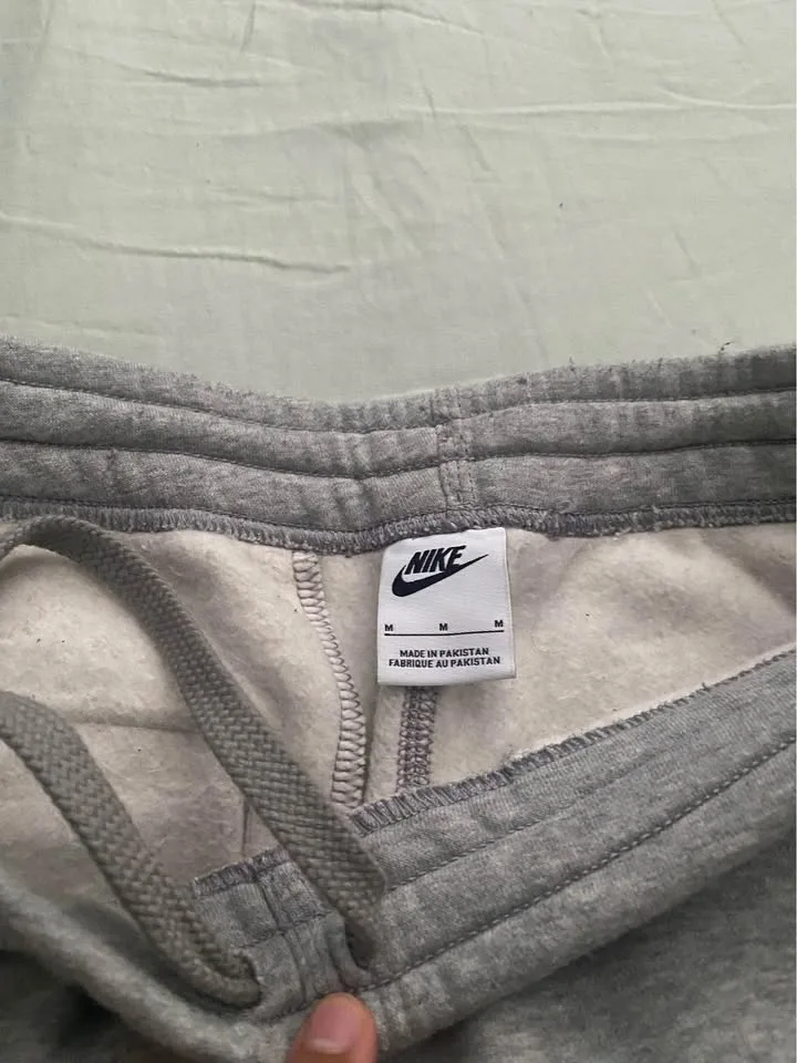 gray sweatpants nike image indicator(2)