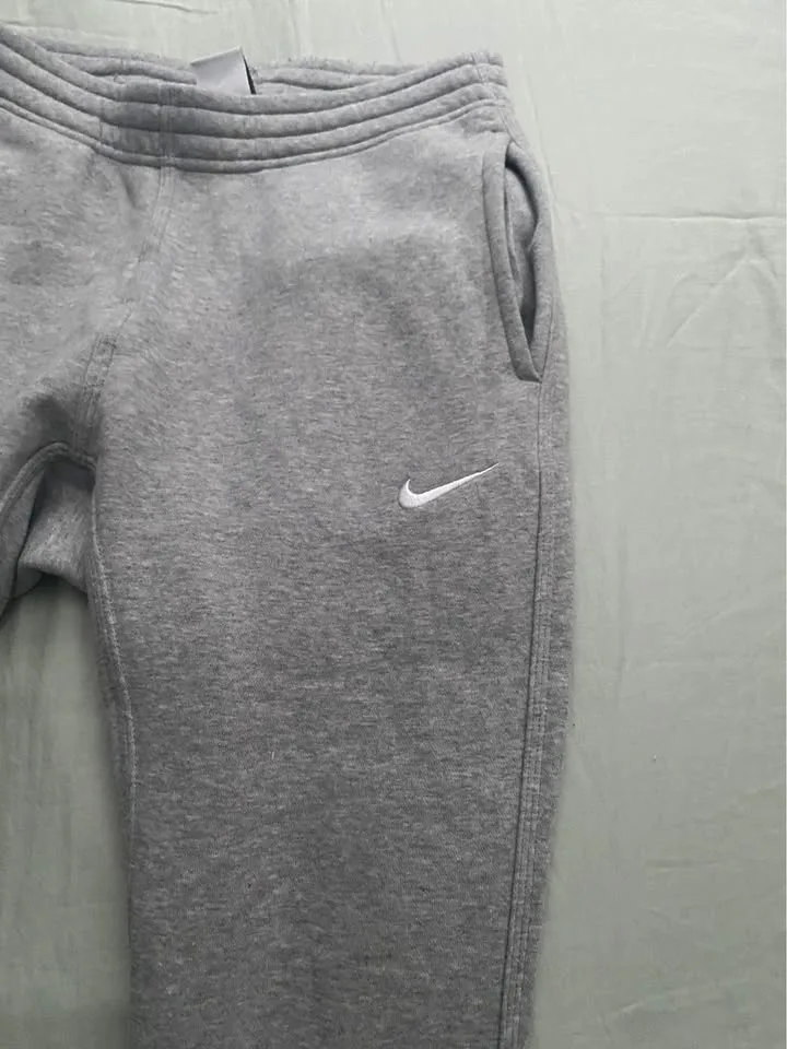 gray sweatpants nike image indicator(3)