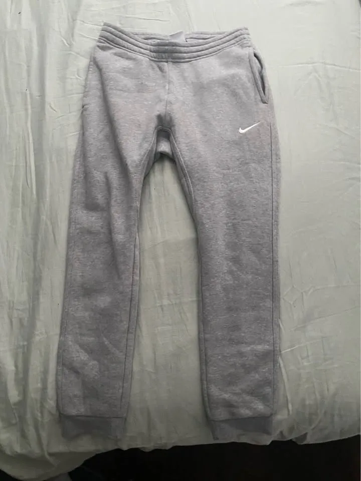 gray sweatpants nike image indicator(5)