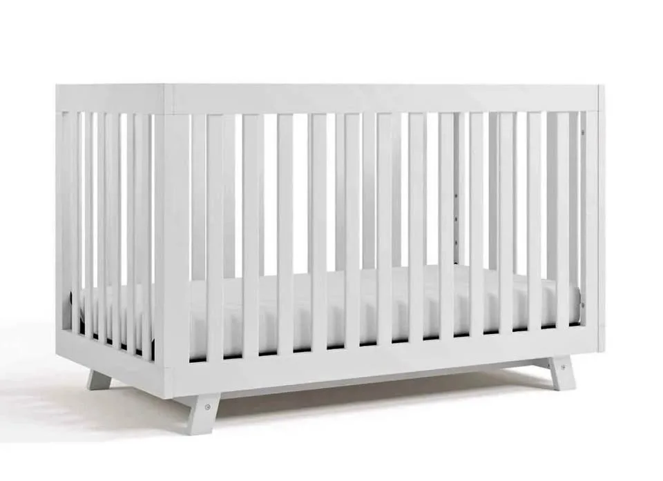 Stockcraft Crib with mattress and 2 gaurdrails