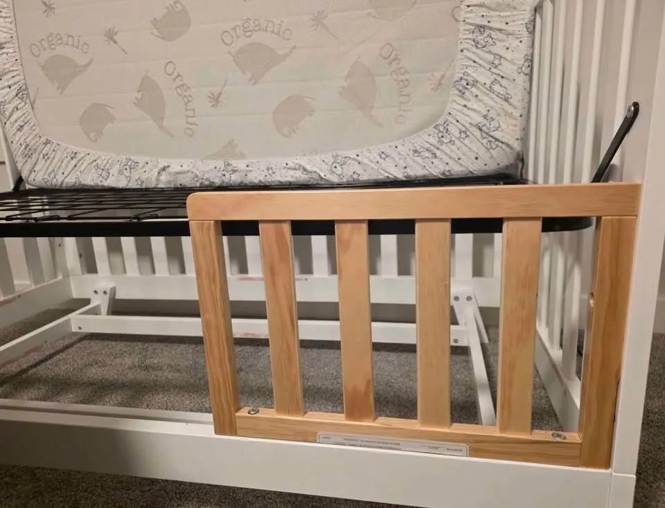 Stockcraft Crib with mattress and 2 gaurdrails image indicator(3)