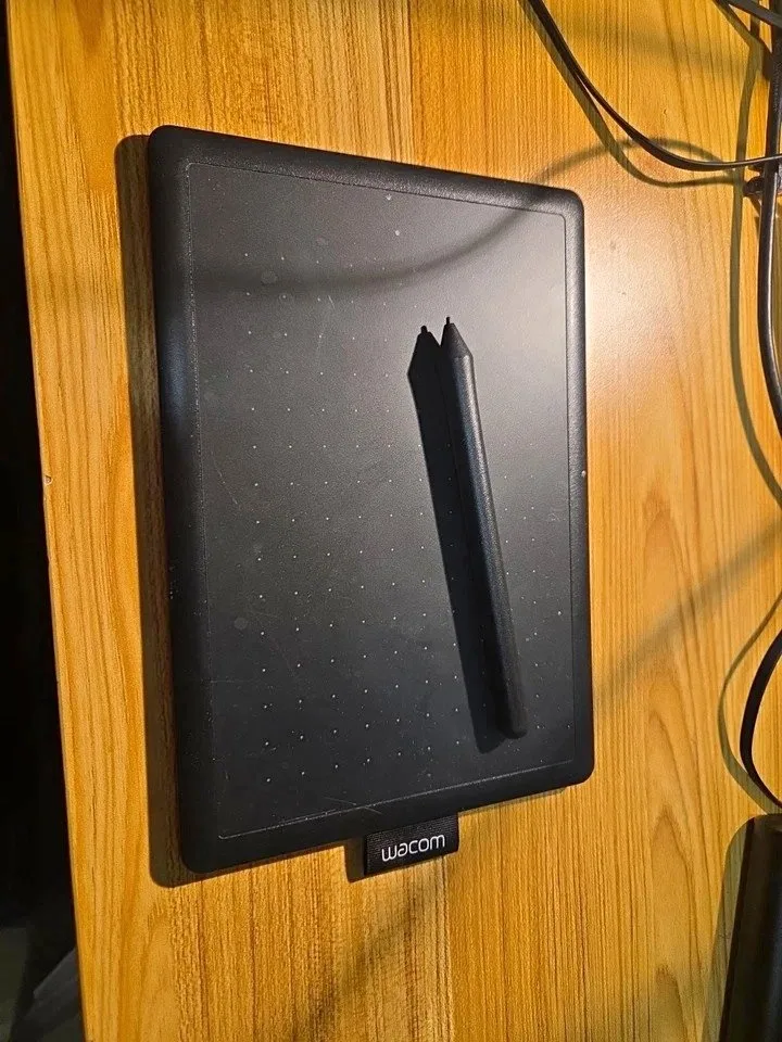 One by Wacom Small Graphics Drawing Tablet