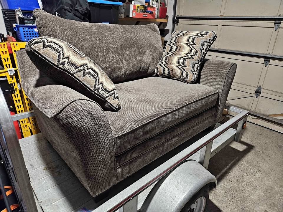 Love seat couch