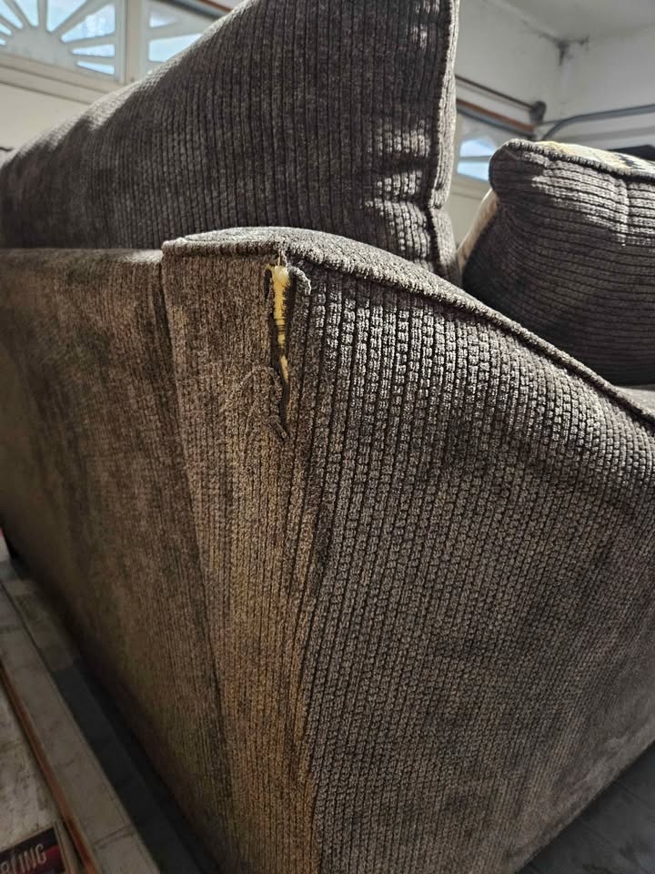 Love seat couch - photo 4