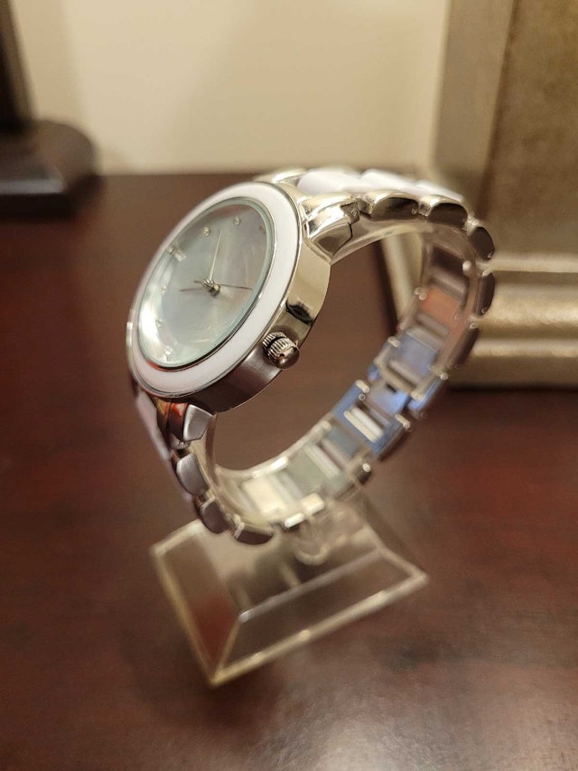 Stylish Silver and White Women's Watch - photo 2