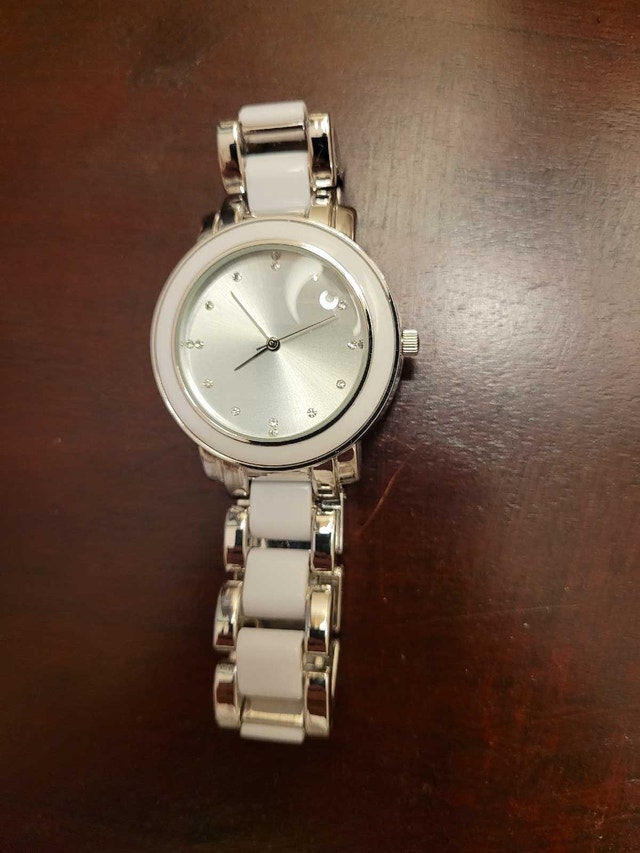 Stylish Silver and White Women's Watch - photo 5