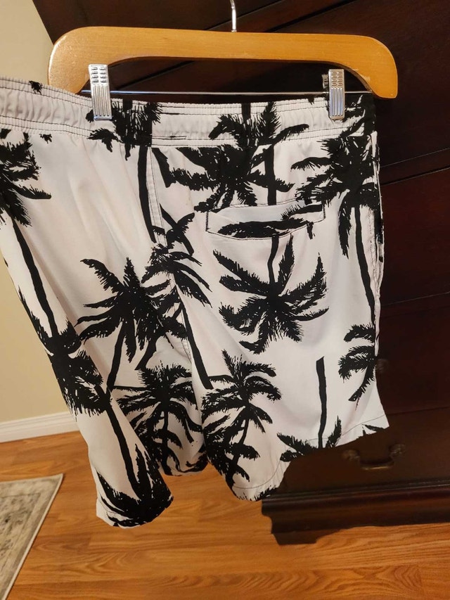 Brand New Men's Surf Society Swimwear Palm Shorts Size Large - photo 2