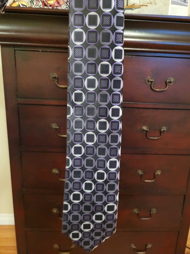 Men's Giorgio Brutini Collezione Purple geometric 100% silk tie