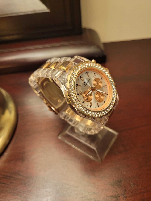 New Women's Rose Gold Fashion Watch - photo 3