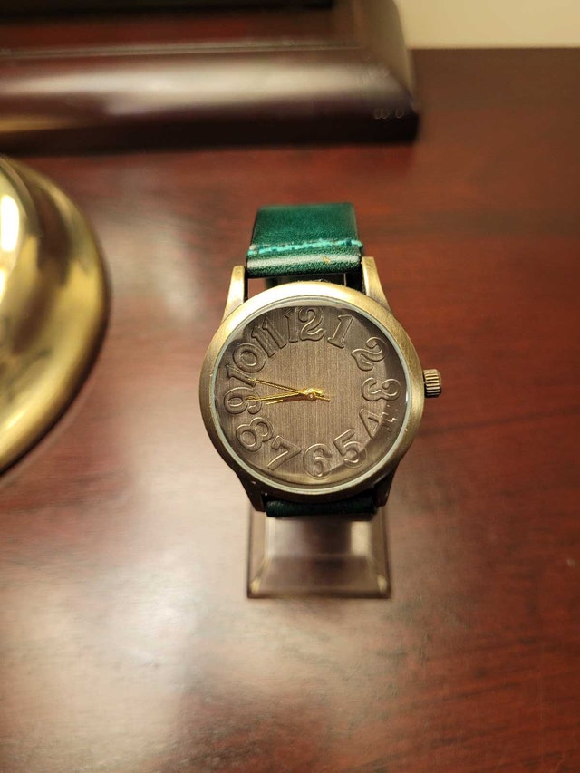 Brand new Green Women's Fashion Watch