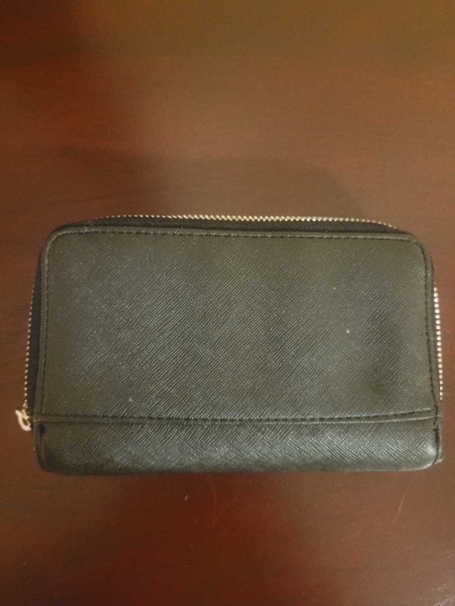 Women's Black Guess 1981 Zip Up Wallet - photo 2
