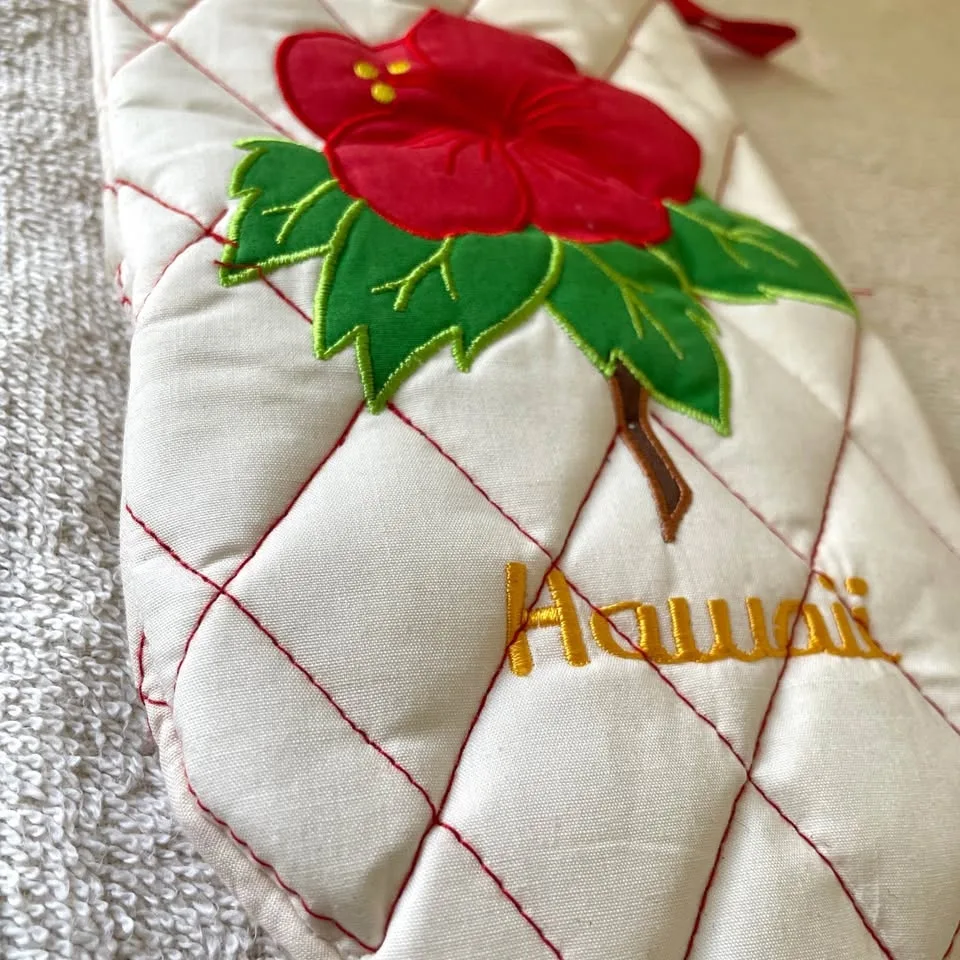 Vintage🌺HAWAII Hibiscus Quilted Oven Mitt image indicator(3)