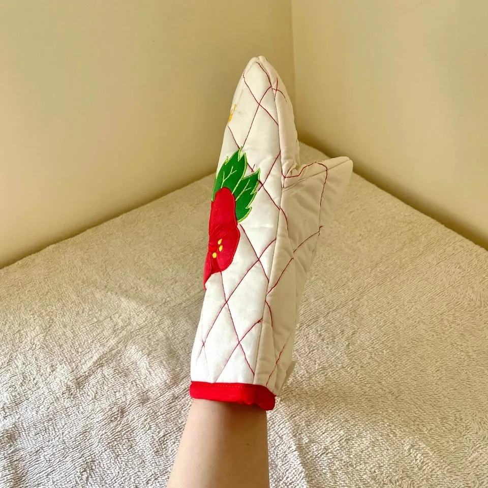 Vintage🌺HAWAII Hibiscus Quilted Oven Mitt image indicator(9)