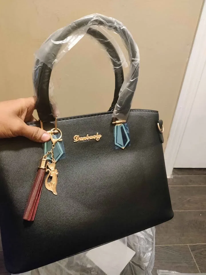 Brand new 2pc black color light weight women hand bag set image indicator(4)