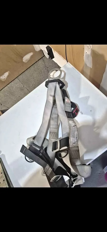 Dynamic Full Body Safety Harness #cleanout