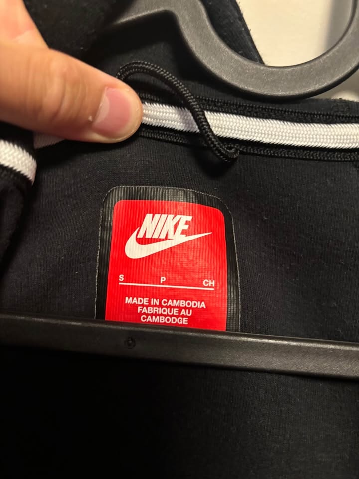 Nike Tech Black Small - photo 4