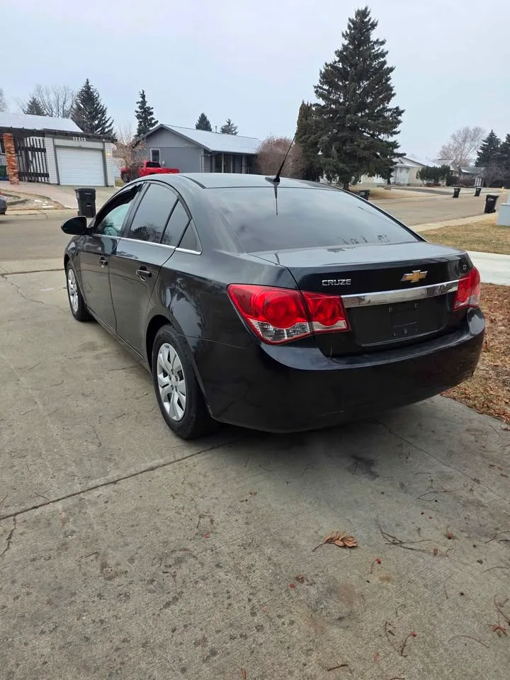 2014 Chevrolet Cruze image indicator(3)