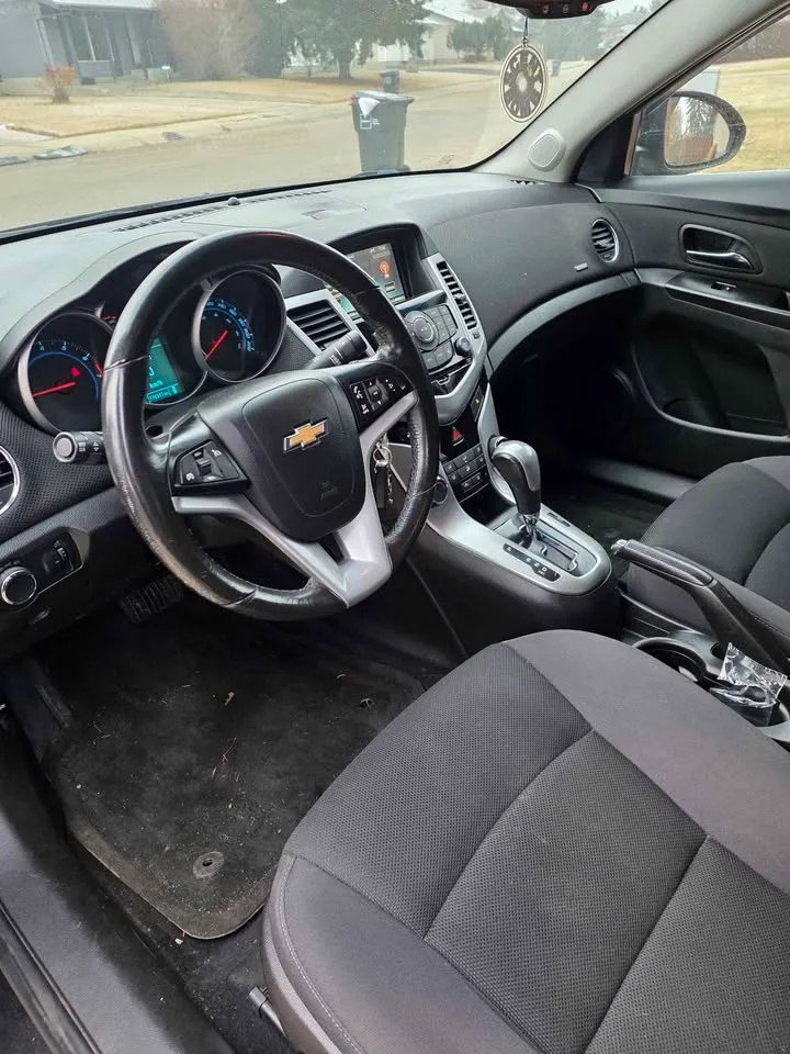 2014 Chevrolet Cruze image indicator(9)